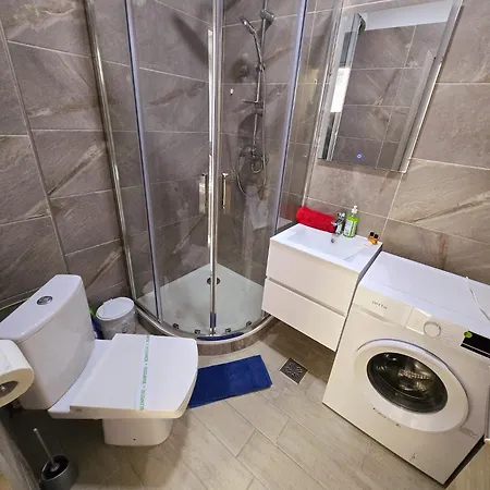 Apartment Elegant Double - By Pool & Prima Linie