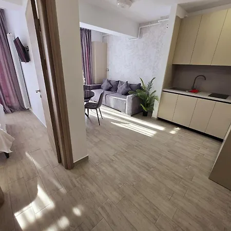 Apartment Elegant Double - By Pool & Prima Linie