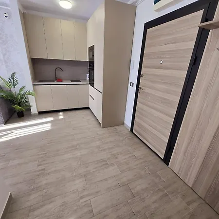 Apartment Elegant Double - By Pool & Prima Linie Navodari
