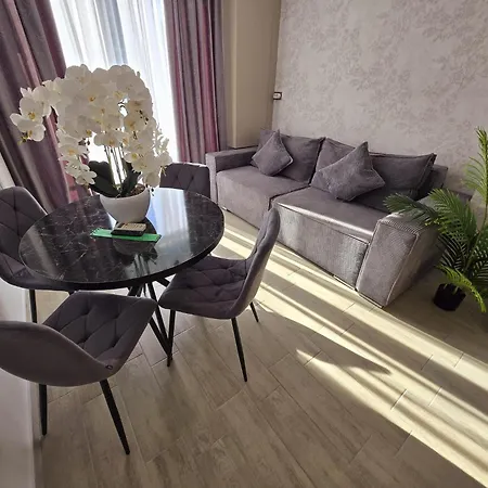 Elegant Double - By Pool & Prima Linie *